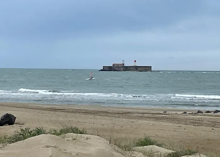 Cap Pres Port Commerces Apartament